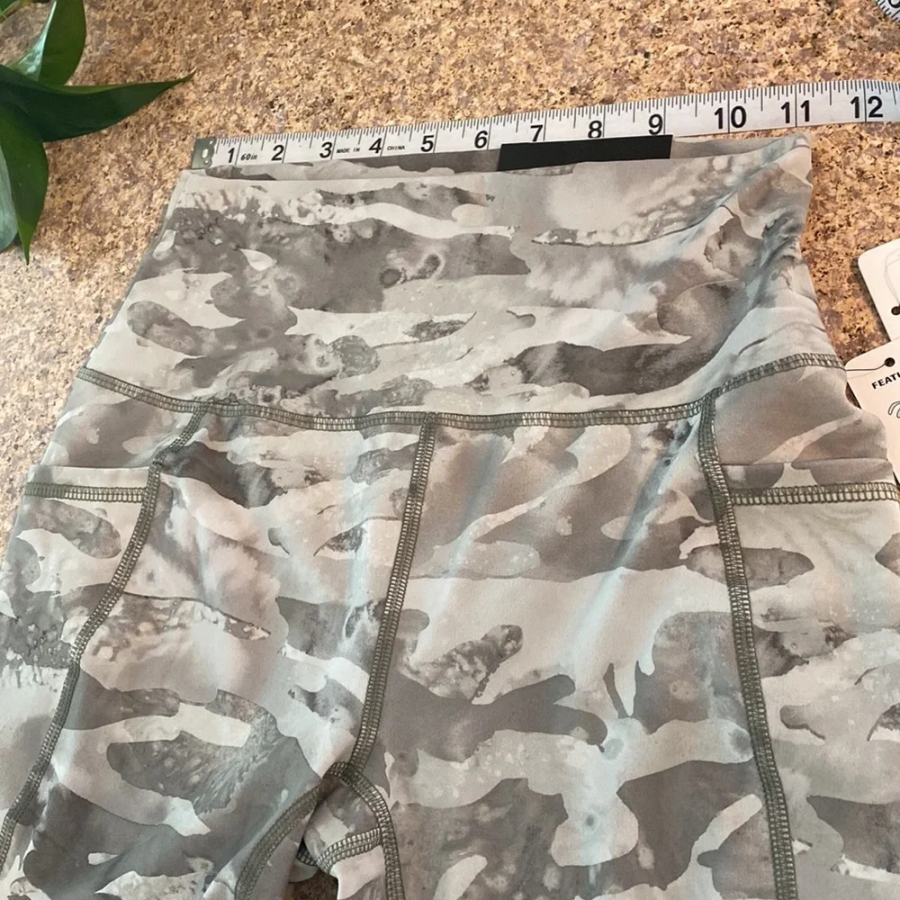 NWT RBX Capri Length Active Camo Legging High Waisted S/P